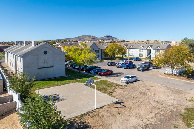 Mondel Apartments in Los Lunas, NM - Building Photo - Building Photo