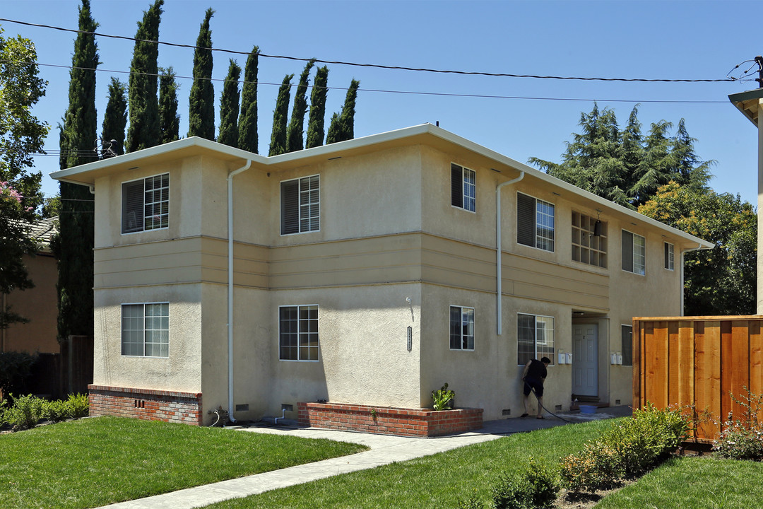 3831 Madeline Dr in San Jose, CA - Foto de edificio