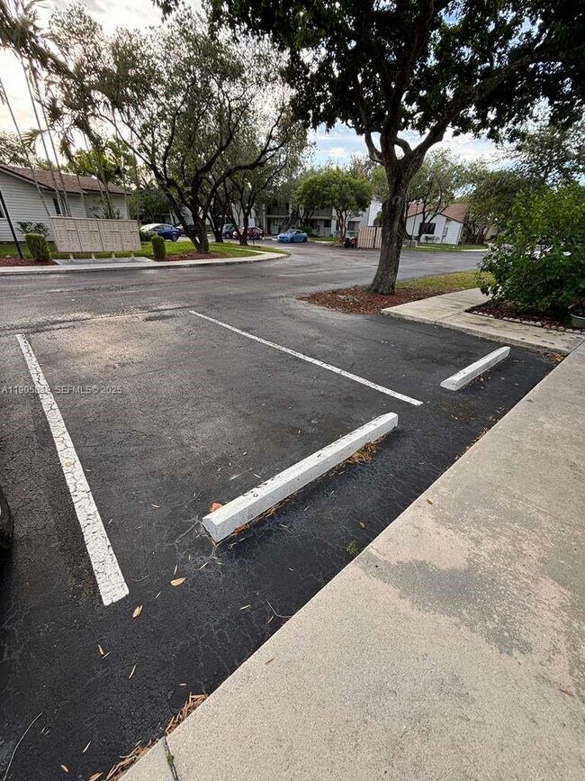 3637 NW 99th Terrace in Sunrise, FL - Building Photo - Building Photo