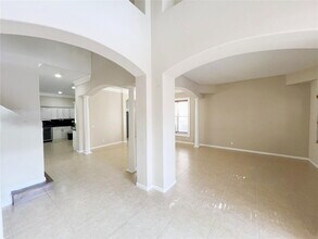 1983 Harbor View Cir in Weston, FL - Building Photo - Building Photo