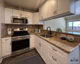 139 Jackson Ave in Redwood City, CA - Building Photo