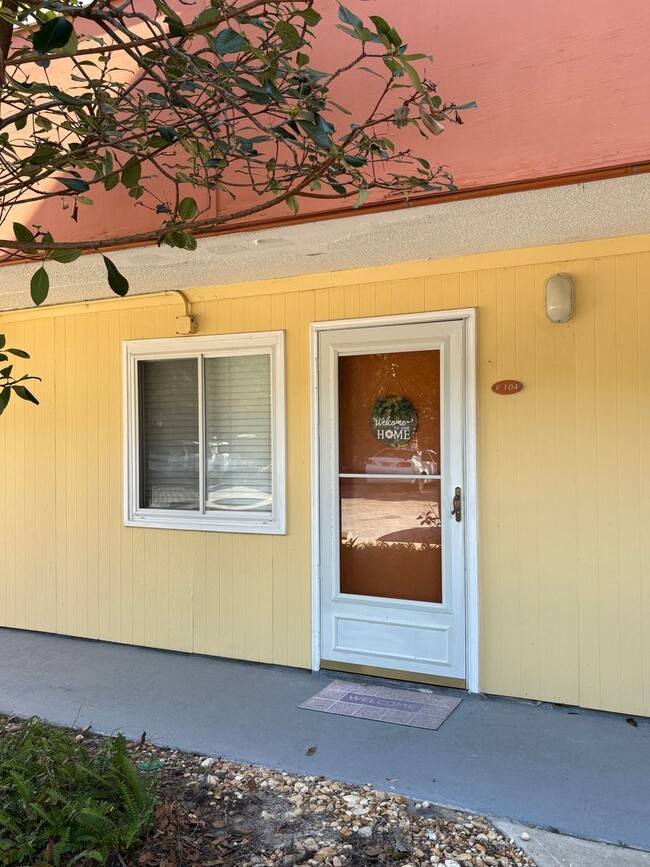 209 Miracle Strip Pkwy in Mary Esther, FL - Building Photo - Building Photo