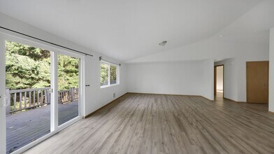 1035 Bunch Ln in Oak Harbor, WA - Building Photo - Building Photo