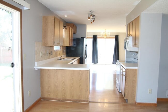 3130 Castlebrook Ave in Hilliard, OH - Foto de edificio - Building Photo