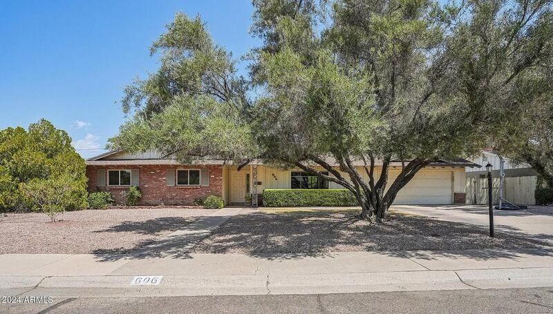 606 E Bishop Dr in Tempe, AZ - Building Photo