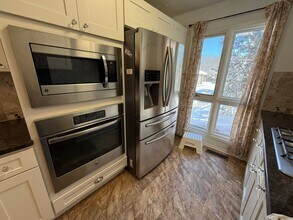 1082 Greenhills Dr in Ann Arbor, MI - Building Photo - Building Photo