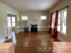 6465 SW Capitol Hwy in Portland, OR - Building Photo - Building Photo