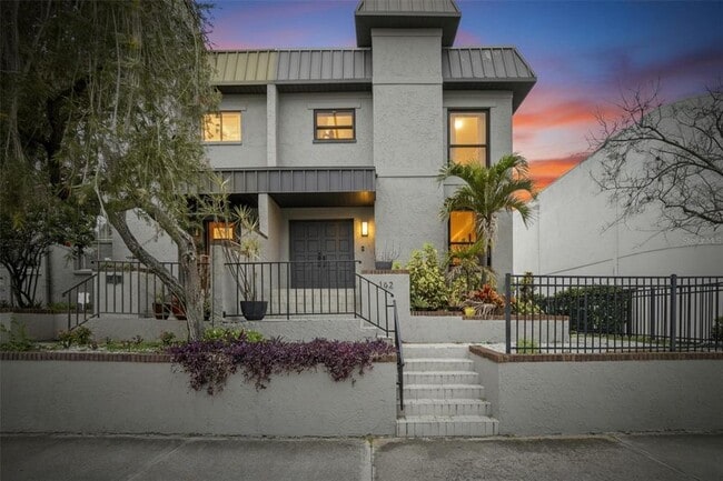 property at 162 E Davis Blvd