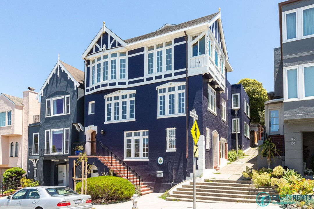 148 Lone Mountain Terrace in San Francisco, CA - Building Photo