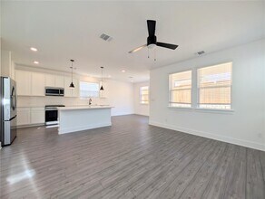 113 Sycamore Pnes Ln in Kyle, TX - Building Photo - Building Photo