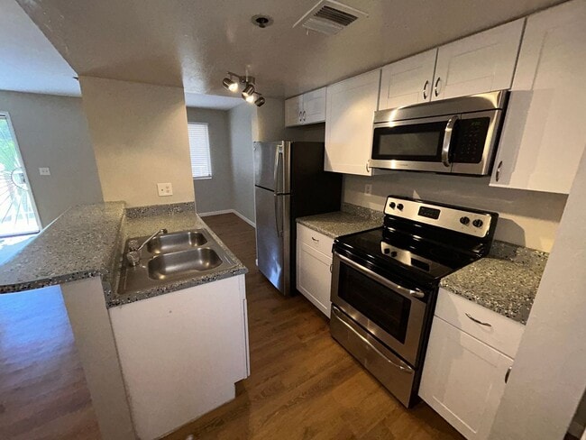 12123 W Bell Rd in Surprise, AZ - Foto de edificio - Building Photo