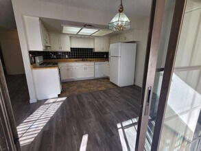 6627 W Tropicana Ave in Las Vegas, NV - Building Photo - Building Photo
