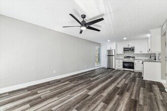2790 W T C Jester Blvd in Houston, TX - Building Photo - Building Photo