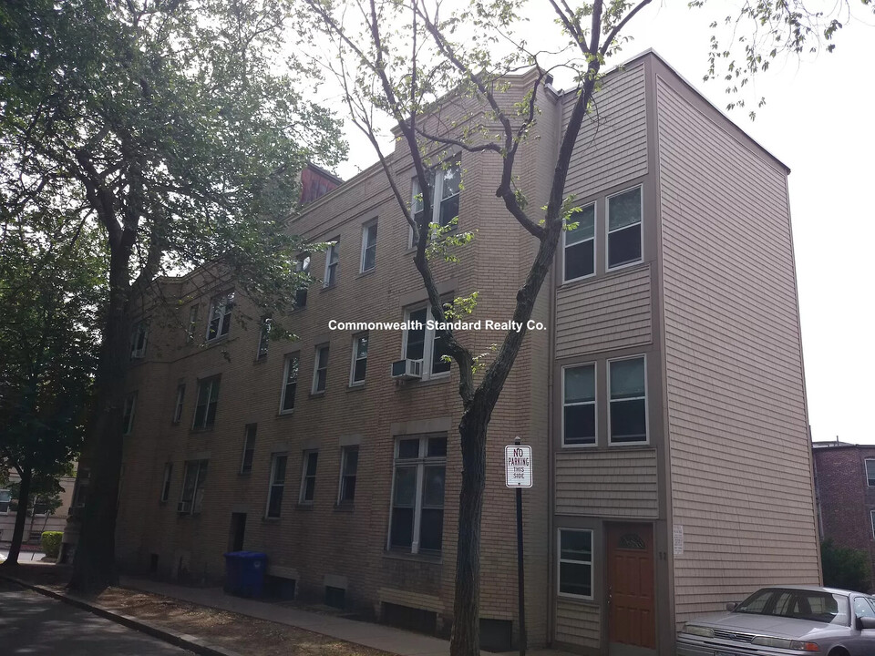 52 Parkman St, Unit 22 in Brookline, MA - Building Photo