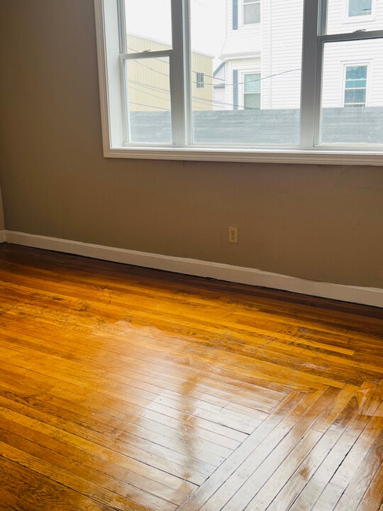 105 George St in Fall River, MA - Building Photo