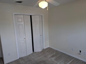 906 Lauderhill Ln in Fort Walton Beach, FL - Foto de edificio - Building Photo
