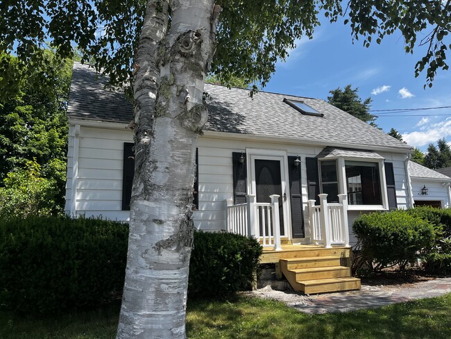 property at 9 Maplewood Ave