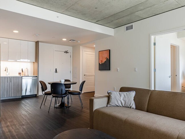 1550 NW Naito Pkwy in Portland, OR - Building Photo - Building Photo