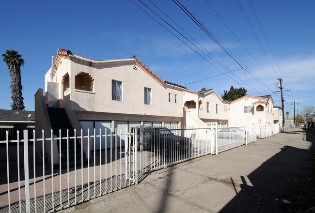 515 W 82nd St in Los Angeles, CA - Foto de edificio - Building Photo