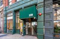 109 Reade St in New York, NY - Building Photo - Building Photo