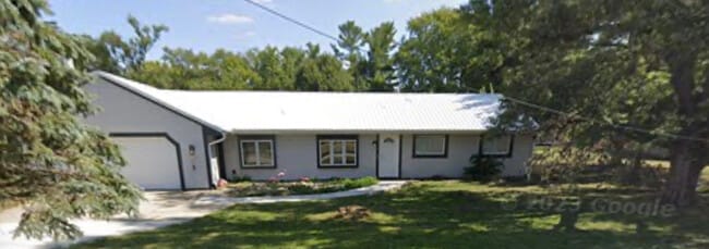 3443 McCormick Rd in West Lafayette, IN - Foto de edificio - Building Photo