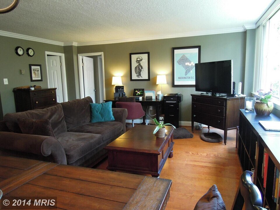 5353 Columbia Pike in Arlington, VA - Building Photo