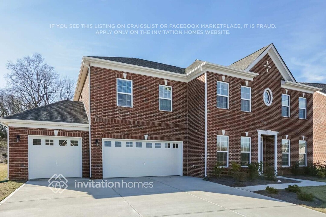 11350 Cedarvale Farm Pkwy in Midland, NC - Building Photo