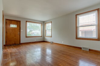 301 Bohland Ave in Bellwood, IL - Building Photo - Building Photo