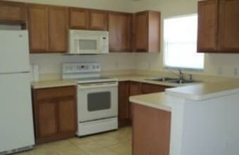 9358 Swiss Rd in Spring Hill, FL - Building Photo - Building Photo