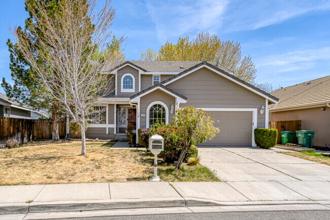 6168 Greenbrook Dr in Reno, NV - Building Photo - Building Photo
