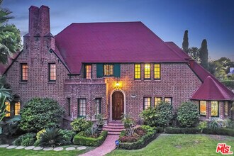 805 N Bedford Dr in Beverly Hills, CA - Building Photo - Building Photo