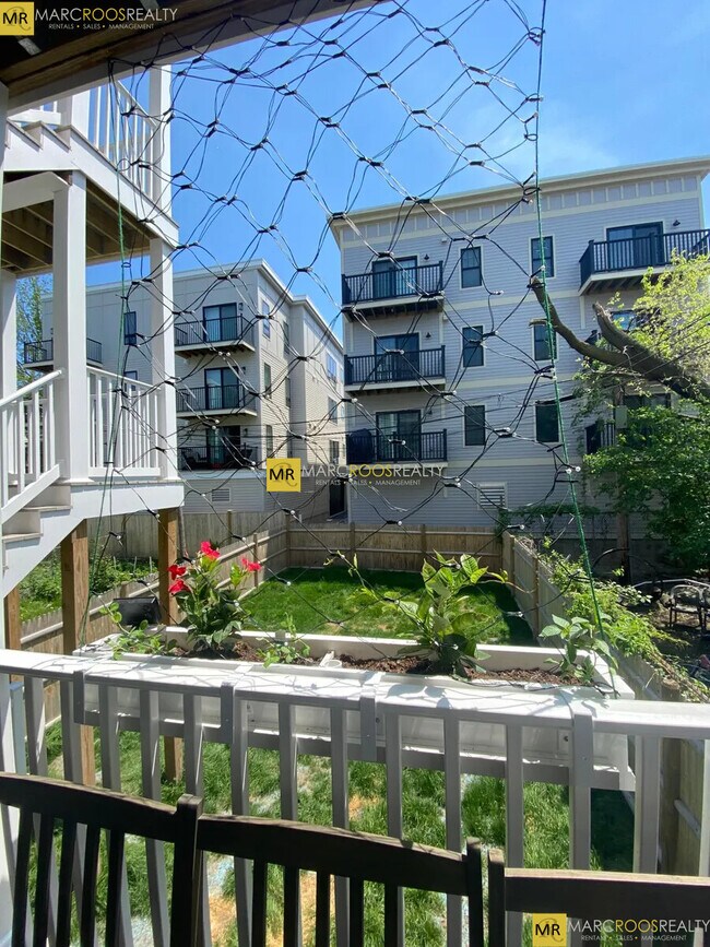 179 London St in Boston, MA - Building Photo - Building Photo