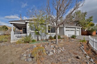 1815 Stoneridge Dr in Verdi, NV - Building Photo - Building Photo