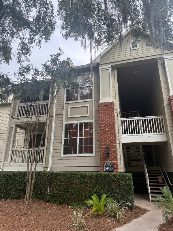 1600 Long Grove Dr