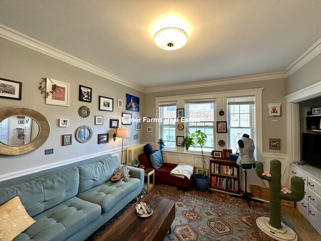 8A Forest St, Unit 5 in Cambridge, MA - Foto de edificio - Building Photo
