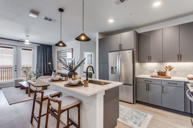 Aura Crown Heights in Lewisville, TX - Foto de edificio - Building Photo