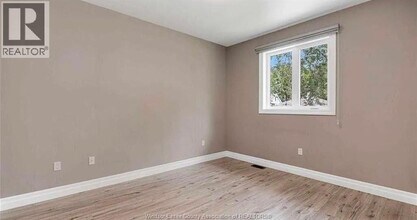 1968 Ethan Ct in Windsor, ON - Building Photo - Building Photo