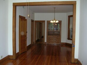2217 N Magnolia Ave, Unit 1 in Chicago, IL - Building Photo - Building Photo