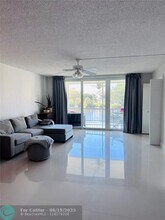 2850 Forest Hills Blvd in Coral Springs, FL - Building Photo - Building Photo