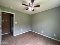 105 Gregory Dr photo'