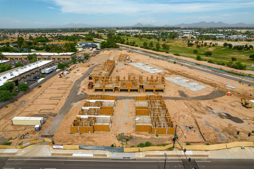 Canal on Baseline in Mesa, AZ - Building Photo