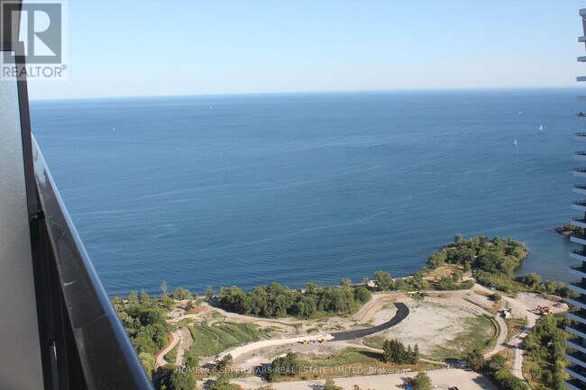 70 Annie Craig Dr in Toronto, ON - Building Photo - Building Photo