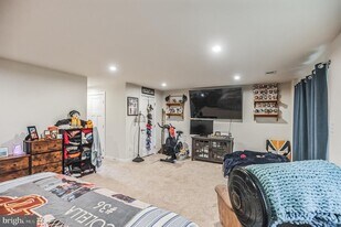 28 Sparrow Cir in Sewell, NJ - Building Photo