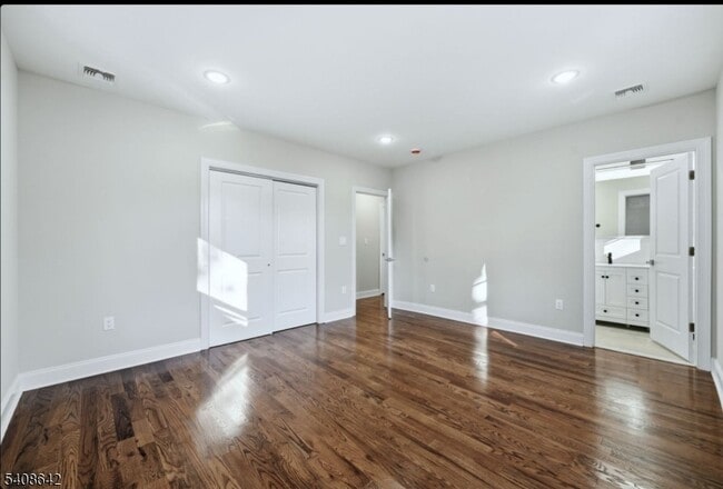 46 Eppirt St in East Orange, NJ - Building Photo - Building Photo