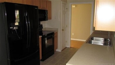 2442 Larwood Dr in Fayetteville, NC - Building Photo - Building Photo
