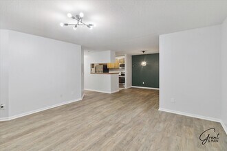 313-313 Marigold Cir in Westland, MI - Building Photo - Building Photo