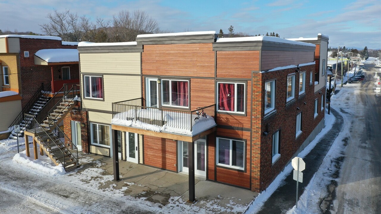 46 Préfontaine E in Ste-Agathe-des-Monts, QC - Building Photo