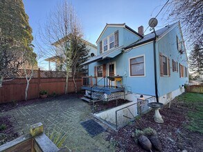 2732 Eldridge Ave in Bellingham, WA - Building Photo - Building Photo