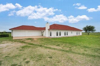 24600 Nine Bar Rd in Hempstead, TX - Building Photo - Building Photo