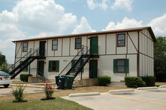 Camelot 4-Plex in Denton, TX - Foto de edificio - Building Photo